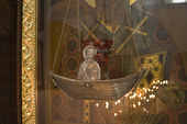 Лампада в виде корабля перед чтимой иконой свт. Николая