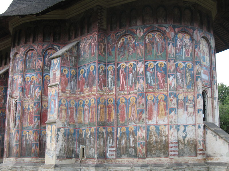 Роспись внешней стены Благовещенского храма