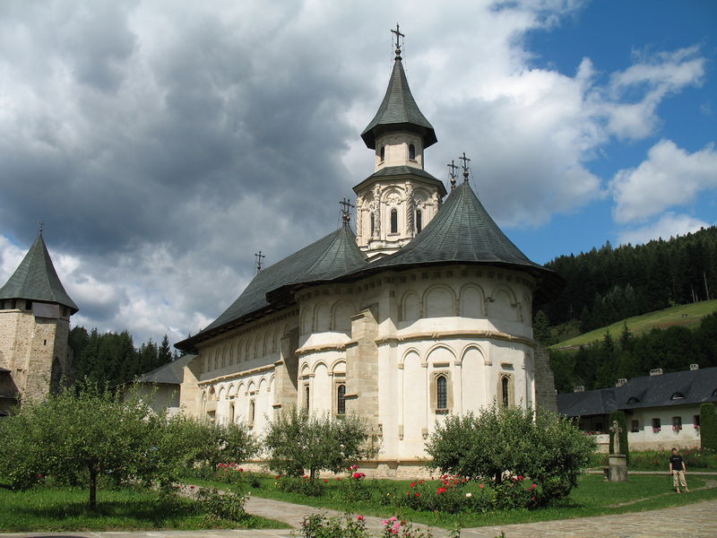 Главный храм монастыря — собор Успения Богородицы (1466 г.)