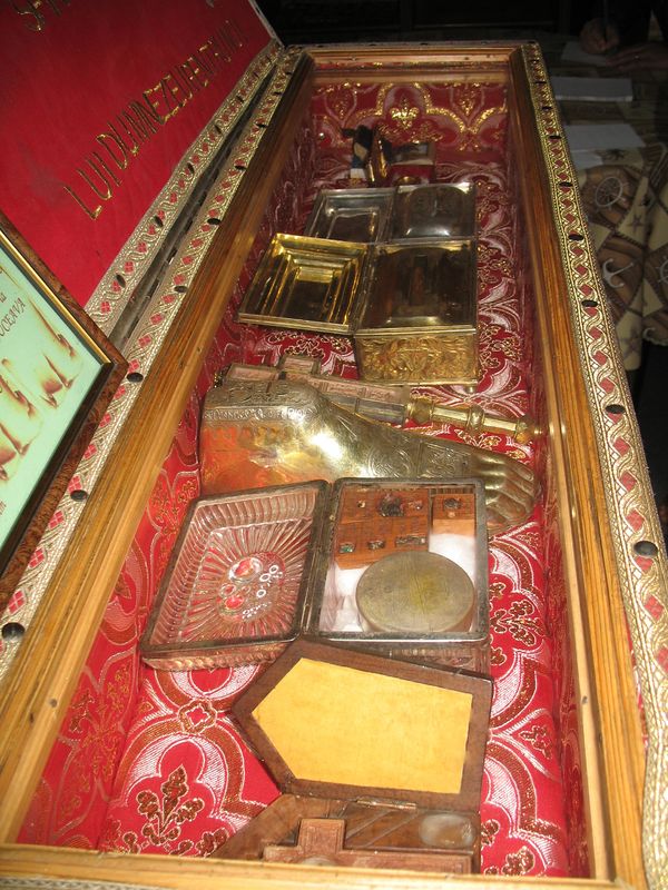    ..   ,   ,  . ,  , . ,  , . , .  , . , .  , .  .