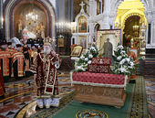 У мощей святого великомученика Димитрия Солунского в Храме Христа Спасителя 5 ноября 2008 г.