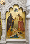 Святой Зосима причащает преподобную Марию Египетскую. Иконостас левого придела в честь преподобной Марии