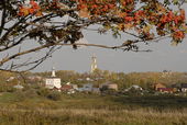 Панорама Суздаля. Вид на колокольню Ризоположенского монастыря