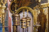 Старинные фонари. Собор Рождества Пресвятой Богородицы Суздальского кремля