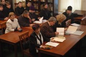 Участники конференции в библиотеке Сретенского монастыря