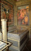 Рака святителей Киприана и Фотия в юго-западном углу Успенского собора