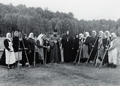 Архиепископ Алексий, матушка Варвара и сестры Пюхтицкой обители. 1968 год