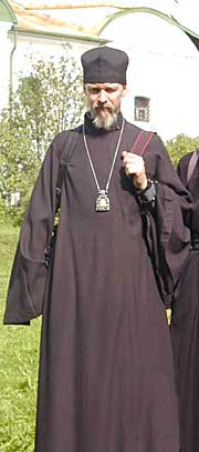 Епископ Максимилиан в Кирилло-Белозерском монастыре. Фото: "Православие 2000".