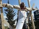 ISIL crucifies eight rival fighters, says monitoring group