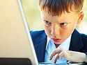 Более половины школьников проводят в интернете круглые сутки, - опрос