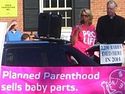 Thousands of Americans Protest Against Planned Parenthood at Over 300 Clinics in All 50 States for #ProtestPP