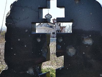 Поминальные дни в разрушенном Иверском монастыре