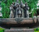 В Тюмени установлен памятник царской семье