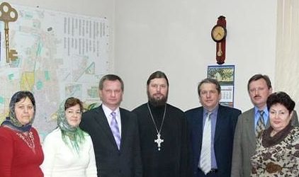 Загрузить увеличенное изображение. 640 x 480 px. Размер файла 51087 b.
 Протоиерей Александра Игнатов и руководство детского дома "Рождественский" встретились с главой Западного округа по вопросам развития православного детского дома при храме.