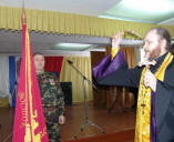 Иерей Олег Волочай совершает чин освящения