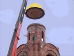 Установка купола на часовне в Бендерах (фото агентства <a class="ablack" href="http://www.nr2.ru/">Новый регион</a>)