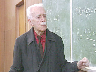 Профессор Владимир Щелкачев