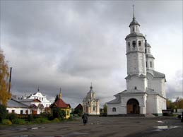 Троицкий храм в с.Макарье, где много лет служит протодиакон Владимир