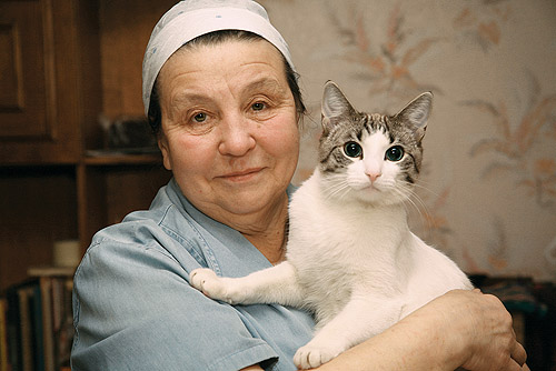 Владимир Ештокин, г. Москва. Фото из серии «Бабушки церкви». Снимок сделан в Ярославской области во время подготовки рубрики «Смысловая география» журнала «Фома»