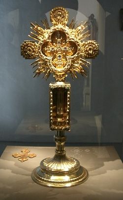 Реликварий с крестом святого Ульриха в музее имени святой Афры