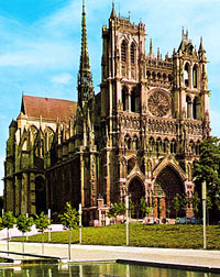 The Cathedral of Our Lady in Amiens (Notre Dame d’Amiens). Photo: S.P.A.D.E.M. – Editions d’art Yvon