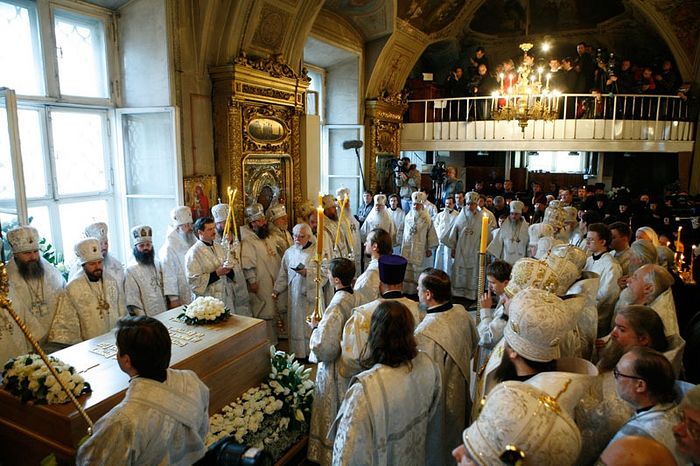 Панихида по почившему Патриарху Алексию II. Фото: Патриархия.Ru
