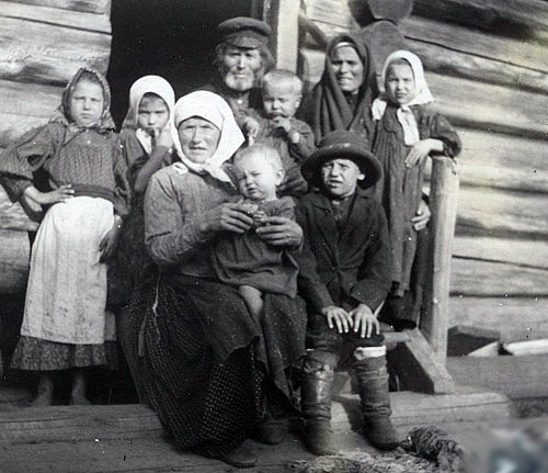 Крестьянская семья, 1912