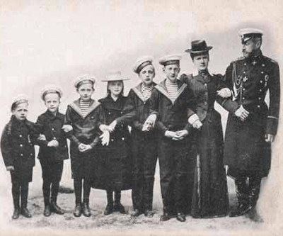 Великий князь Константин Константинович с семьeй
