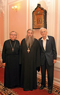 Во время встречи Епископа Лонгина с Е. Н. Аксёновым и протоиереем Лазарем Новокрещеных. Август 2008 года. Фото Д. Елистратова