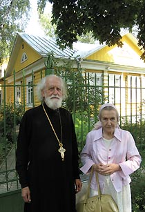 Протоиерей Николай Кречетов и матушка Екатерина Тихоновна. 2008 год