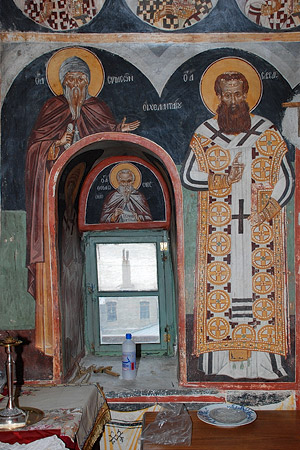 Святые Симеон и Савва. Фреска в алтаре старой церкви на территории монастыря святого Павла. Фото: А.Поспелов / Православие.Ru