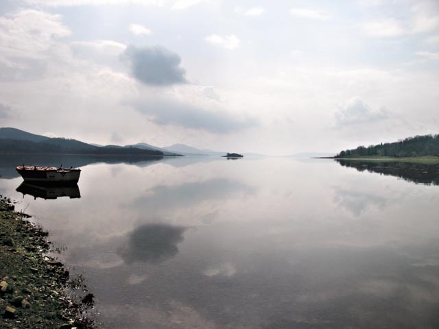 Горное озеро Пластира, одно из самых больших в Греции