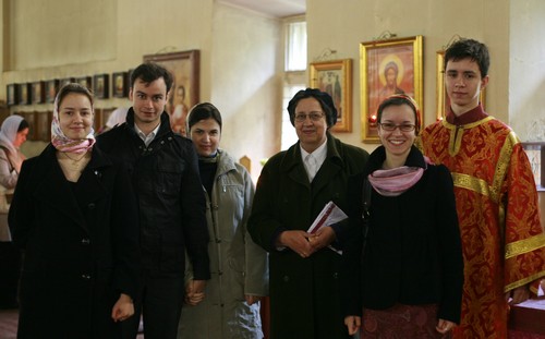 Матушка Мария с детьми. Фото Анатолия Данилова