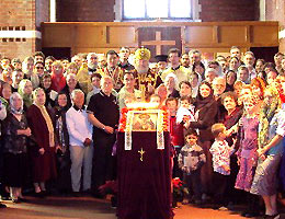 Загрузить увеличенное изображение. 640 x 363 px. Размер файла 83173 b.
 С прихожанами храма свт.Николая в Крайстчерч