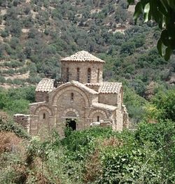 Загрузить увеличенное изображение. 360 x 480 px. Размер файла 67813 b.
 Византийская церковь на острове Крит