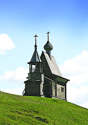 Никольская часовня (деревня Вершинино; XVIII в.) – символ Кенозерского национального парка.