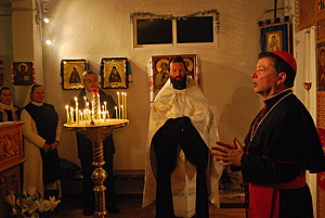 Епископ Хуан Антонио Мартинес Камино в гостях у Христорождественского прихода