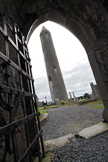 Башни служили оборонительным целям, там также хранились монастырские манускрипты