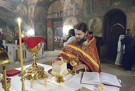 Пасхальные фотографии со служб в Сретенском монастыре. Фото: Православие.Ru. Загрузить увеличенное изображение