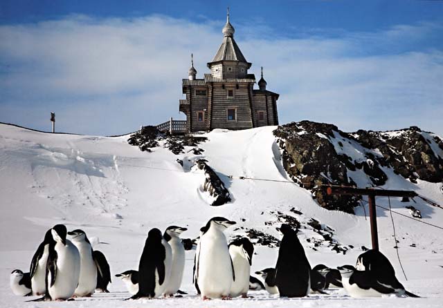 Церковь Святой Троицы в Антарктиде расположена вблизи российской полярной станции «Беллинсгаузен»