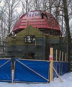 Возведение храма "Всех святых" в Московском парке Победы. Зима 2010 года.