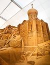У стен Храма Христа Спасителя открылась уникальная скульптурная композиция из песка