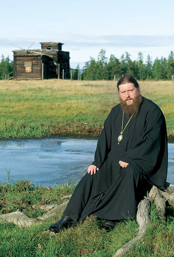 Епископ Зосима. Верхоянский улус, с. Столбы, берег реки Яны. Фото: священник Дионисий Сеничев