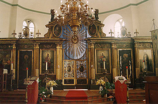 Иконостас церкви святых Иннокентия Иркутского и Серафима Саровского в Бад-Наугейме