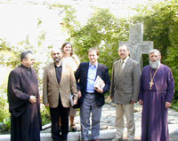 Гости из Польши у поклонного креста в Сретенском монастыре