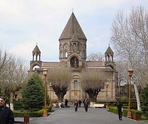 Загрузить увеличенное изображение. 700 x 516 px. Размер файла 74952 b.
 Эчмиадзинский Кафедральный собор Армянской Апостольской Церкви,Армения