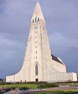 Хатльгримскиркья (исл.- Hallgrímskirkja)