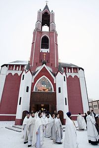 Загрузить увеличенное изображение. 533 x 800 px. Размер файла 161778 b.
 Свято-Троицкий собор