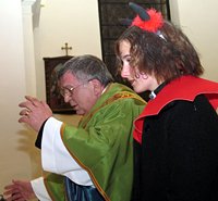 В Германии католические священники-модернисты пытаются привлечь прихожан в свои храмы, совершая «мессы дураков»