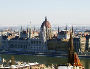 Вид на здание Парламента с будайской крепости